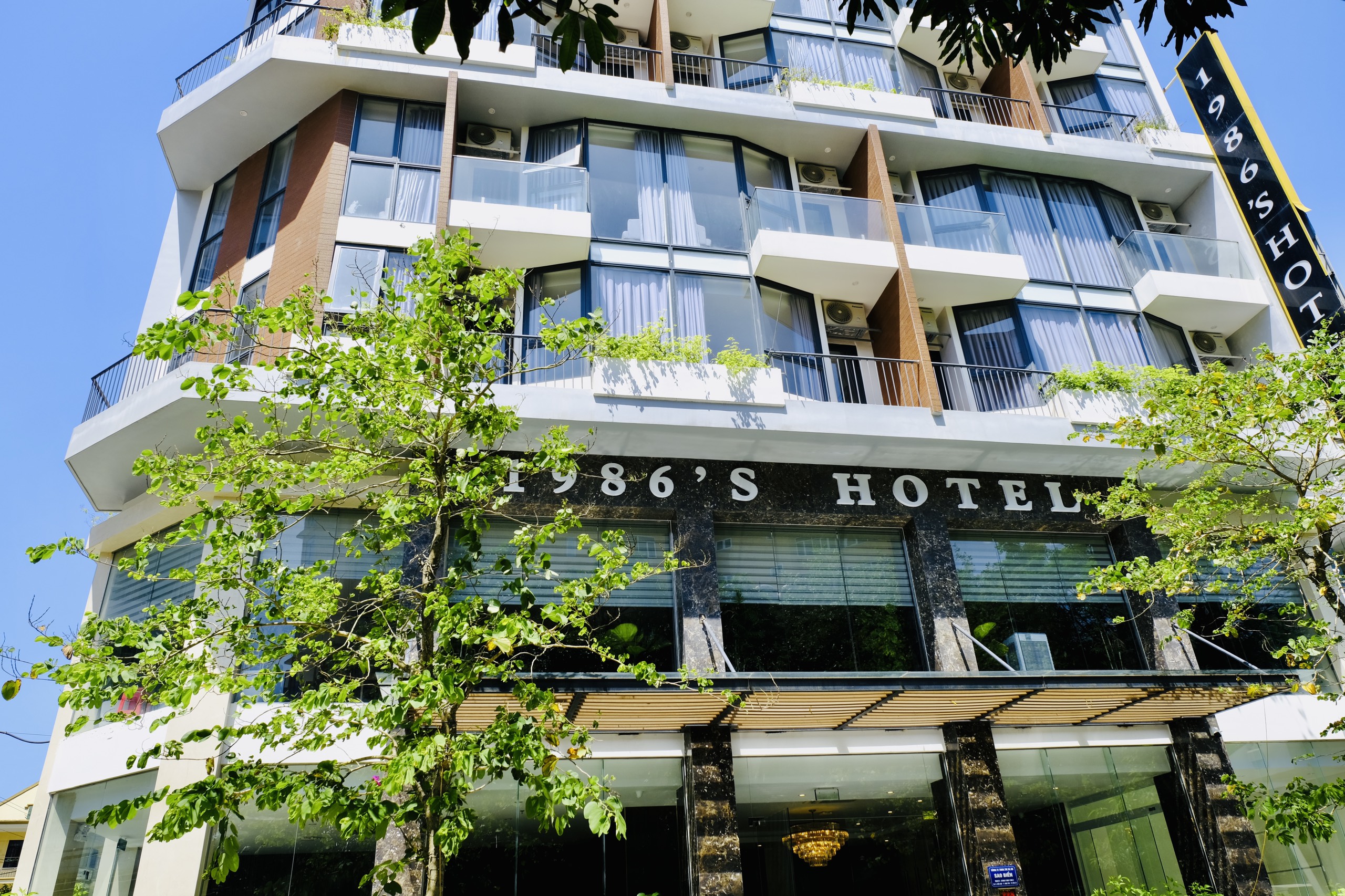 1986'S Hotel